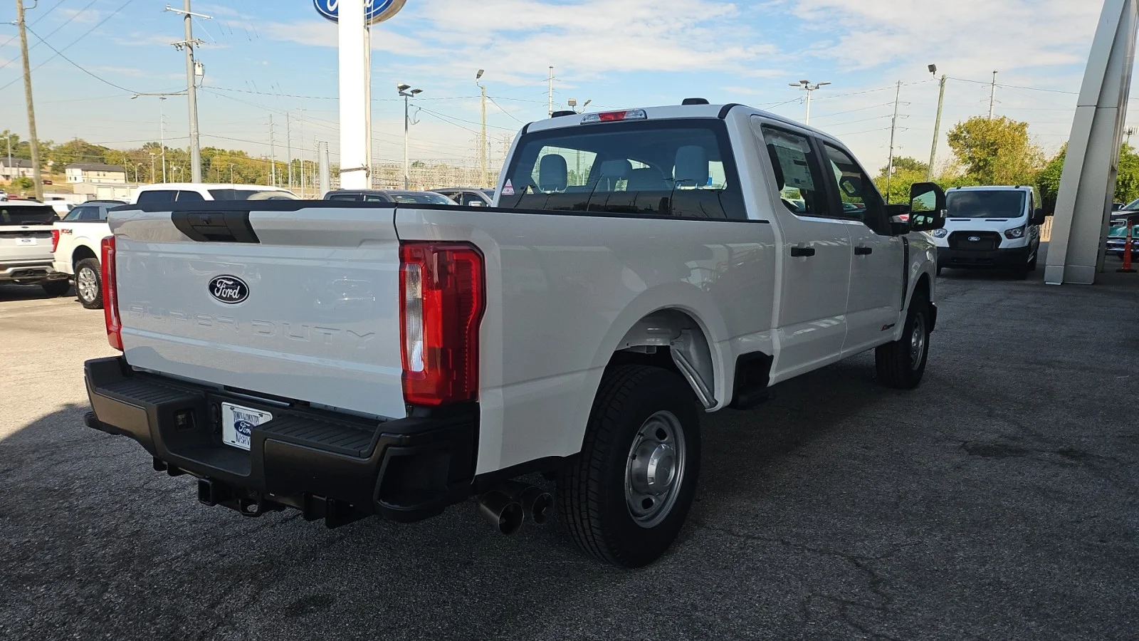 New 2027 Oxford White Ford XL 2WD image 5