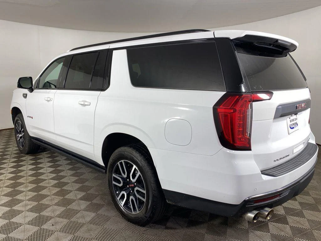 Used 2023 Summit White GMC 4WD AT4 image 29
