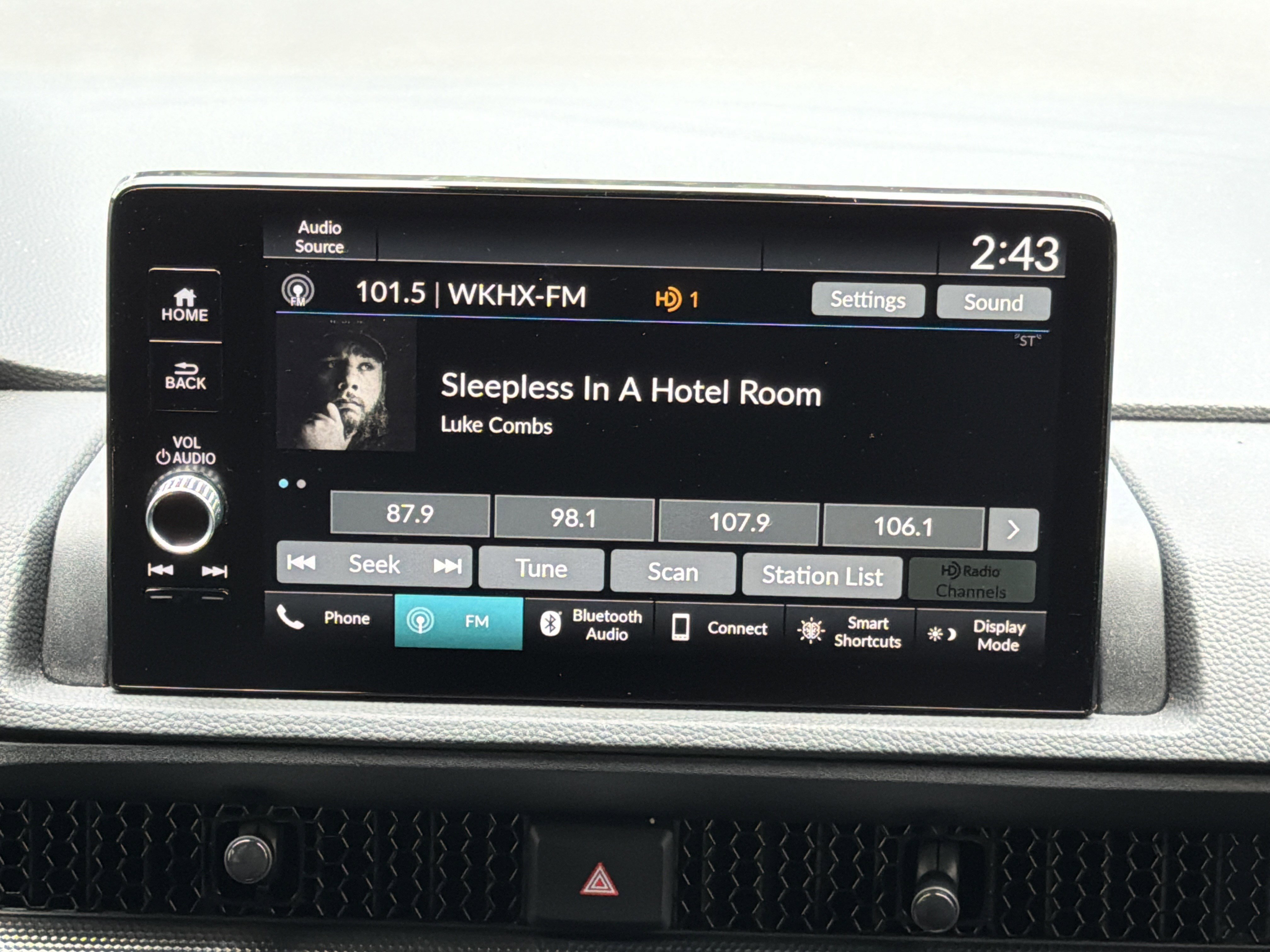 Used 2024 Platinum White Pearl Honda Sport-L image 4