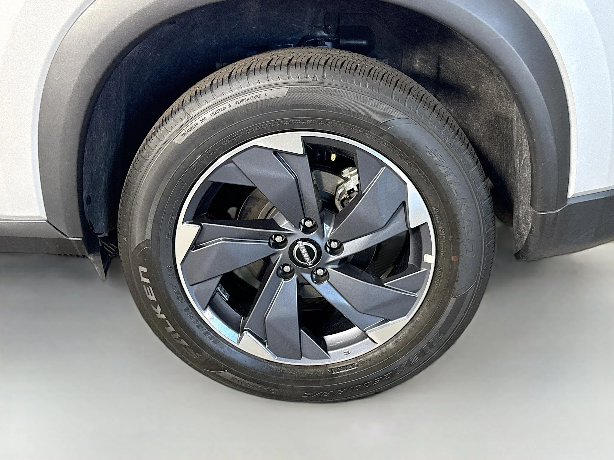 Used 2025 Brilliant Silver Metallic Nissan SV image 33