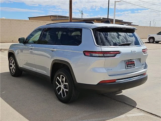 Used 2024 Silver Zynith Jeep Limited 4x4 image 2