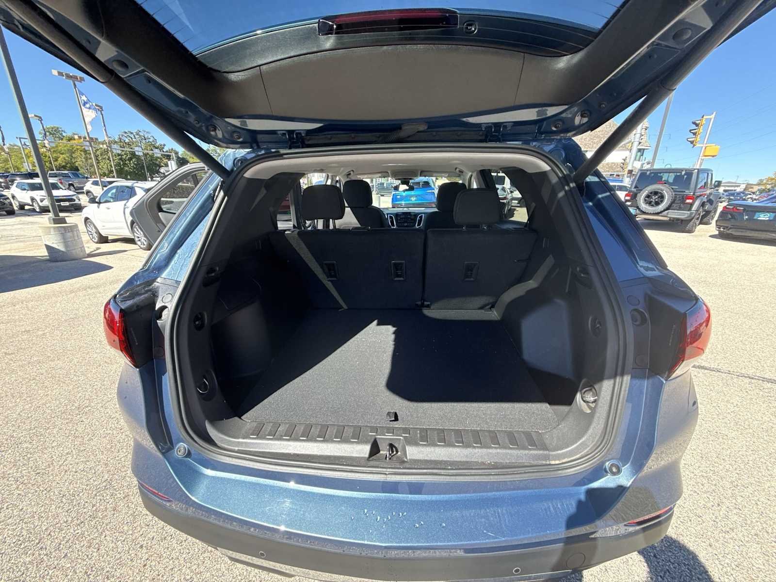 2024 Chevrolet Equinox LT - Photo 24