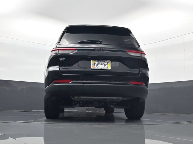 Used 2025 Black Jeep Limited 4x4 image 26