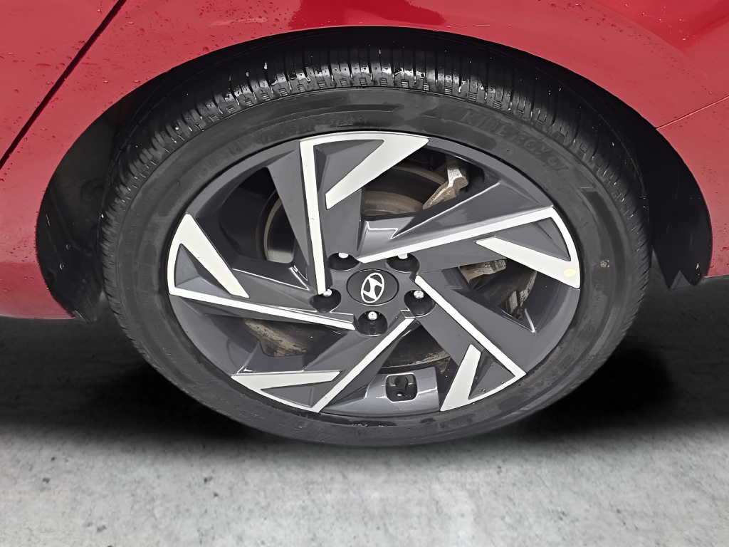 Used 2025 Red Hyundai SEL Convenience image 42