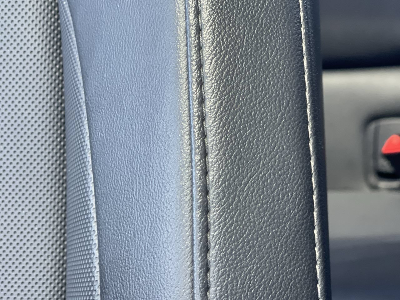 Used 2019 British Racing Green MINI Oxford Edition image 30