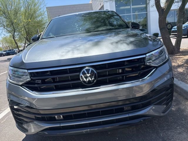 Used 2024  Volkswagen SE R-Line Black image 8