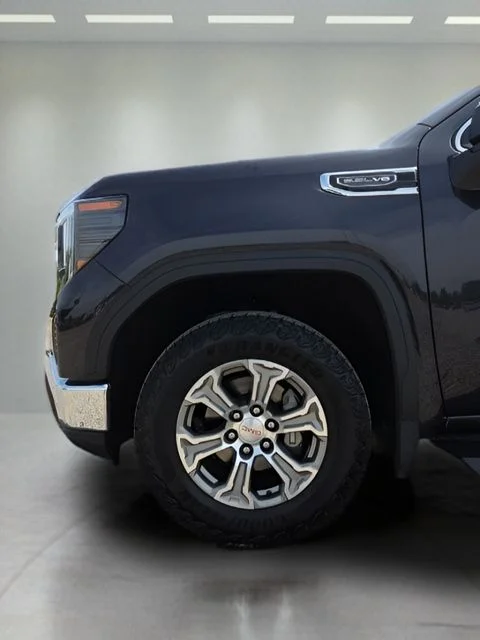 Used 2022 Silver GMC SLE image 14