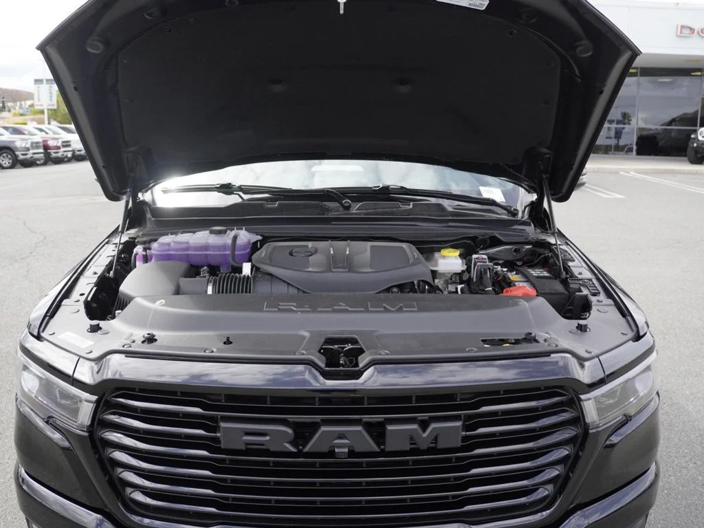 New 2026 Diamond Black Crystal Pearl-Coat Exterior Paint RAM Laramie image 28