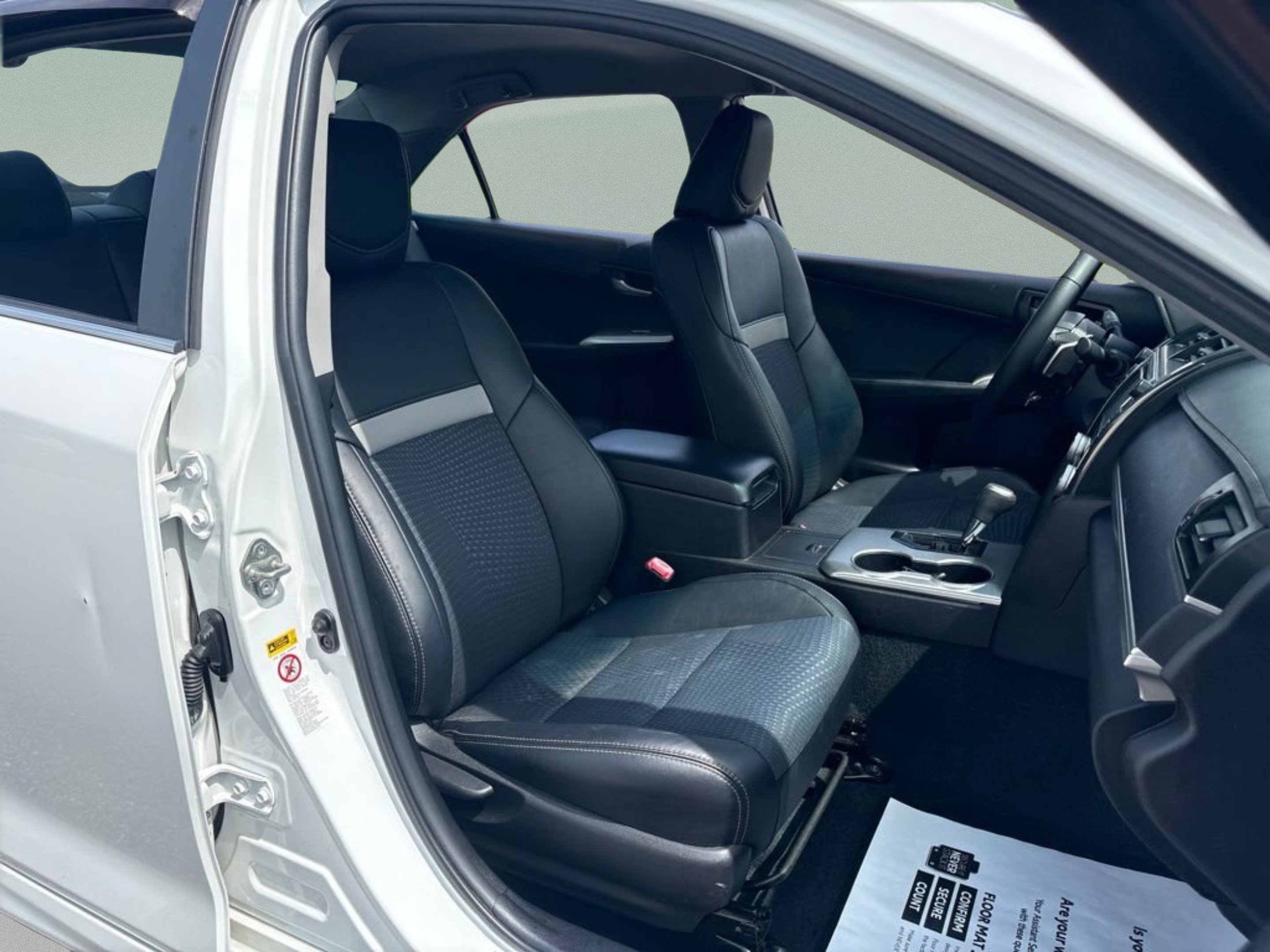 Used 2014 Super White Toyota SE image 27