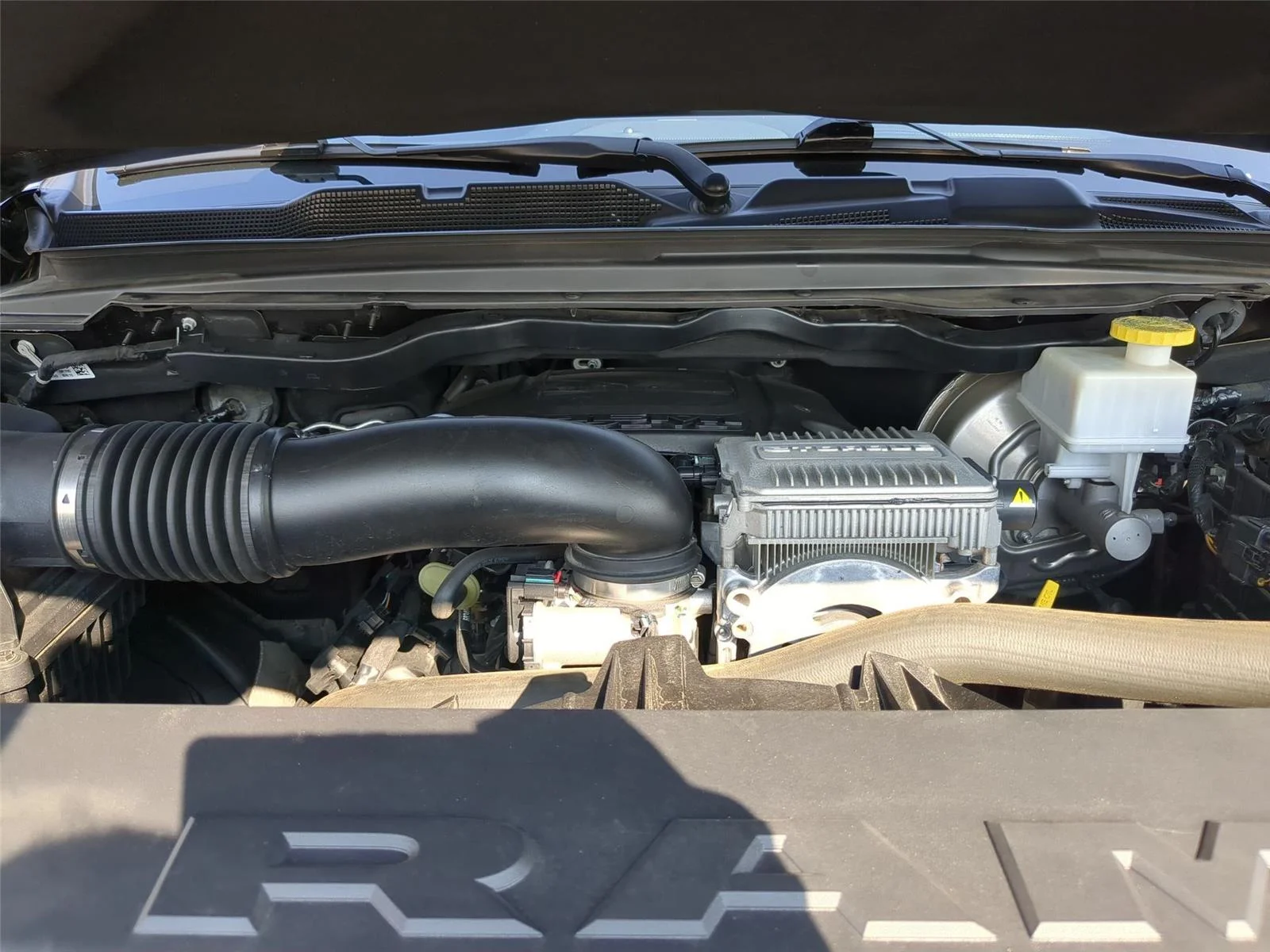 Used 2024  RAM TRUCK LARAM image 35