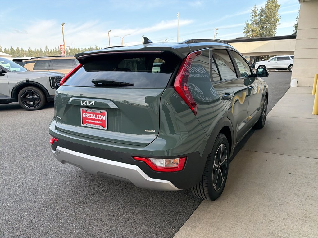 Used 2023 Green Kia EX image 4