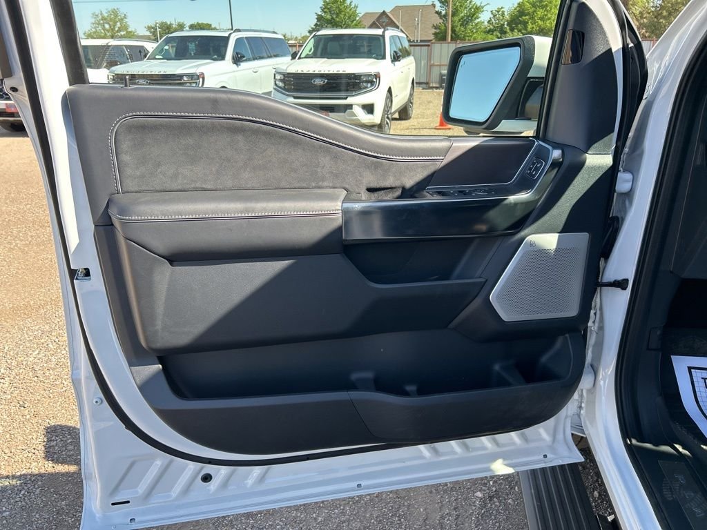 New 2026 Star White Metallic Tri-Coat Ford Platinum image 13