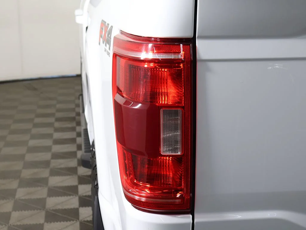 Used 2023 Oxford White Ford XLT image 15