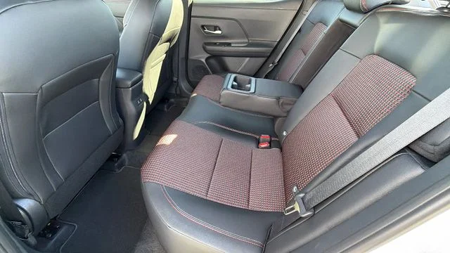 2026 Nissan KICKS SR - Photo 15
