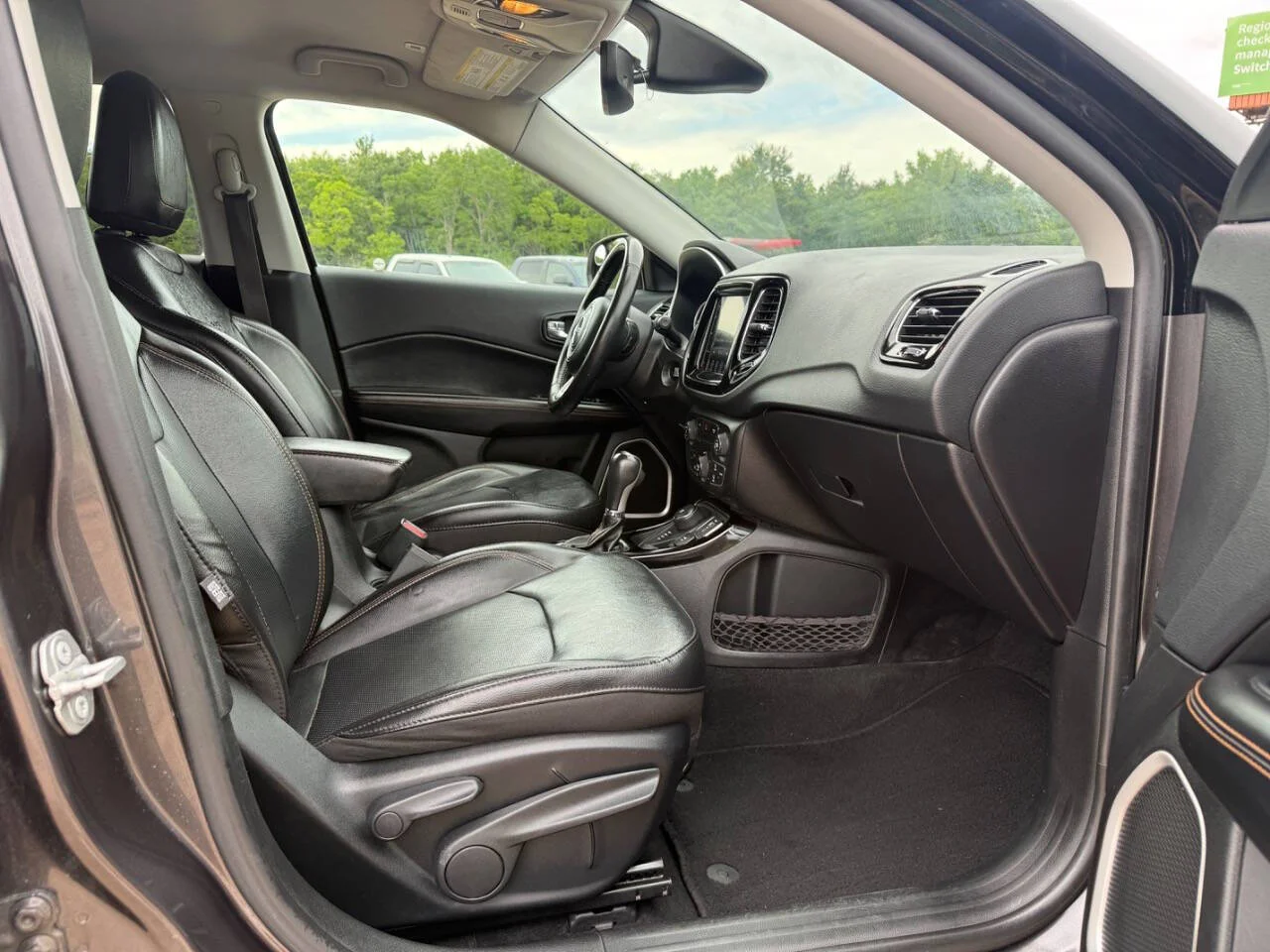 Used 2019 Charcoal Jeep Limited 4x4 4dr SUV image 12