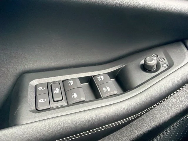 New 2026 White Jeep Altitude image 21