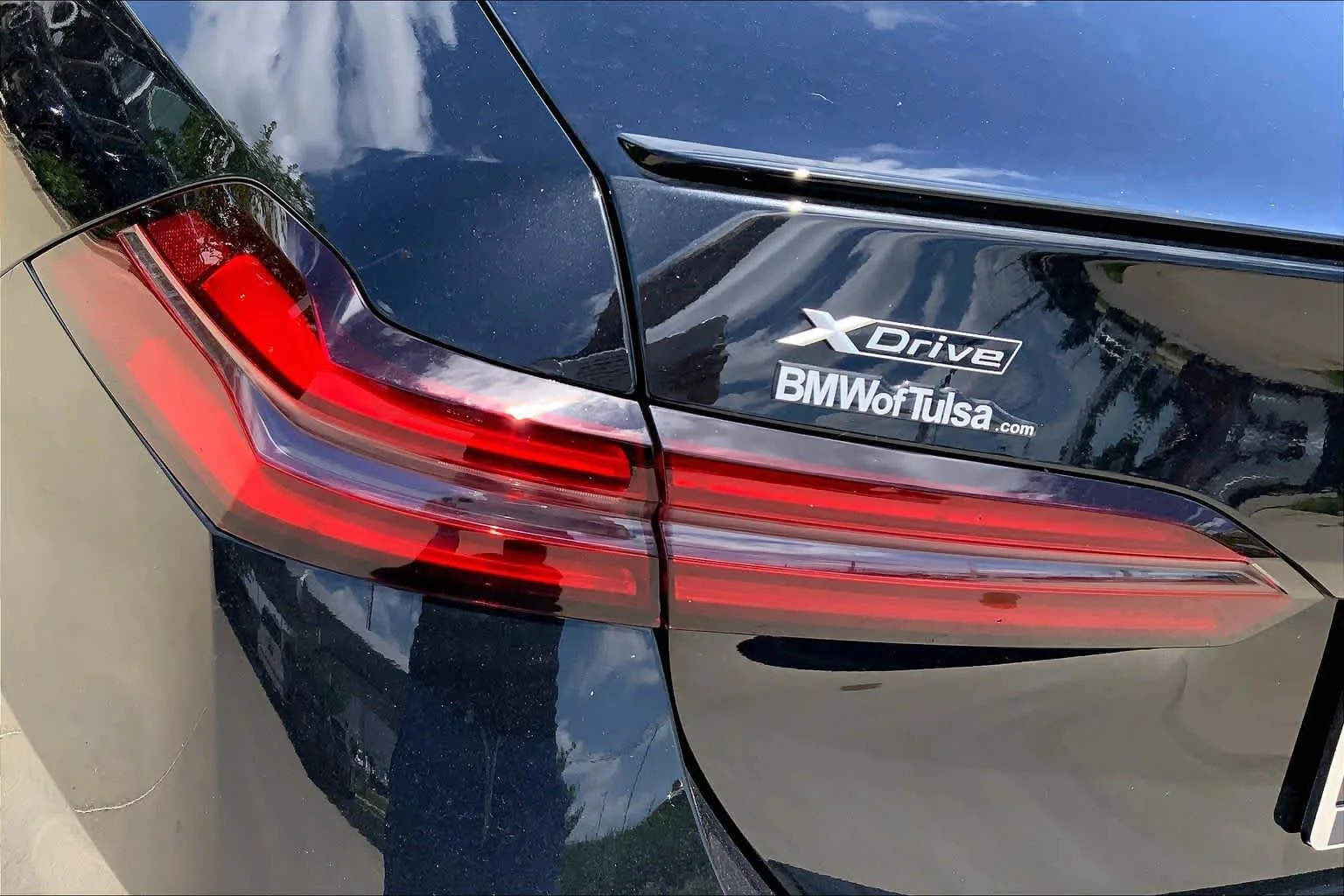 New 2026 Black Sapphire Metallic BMW 550e xDrive image 14