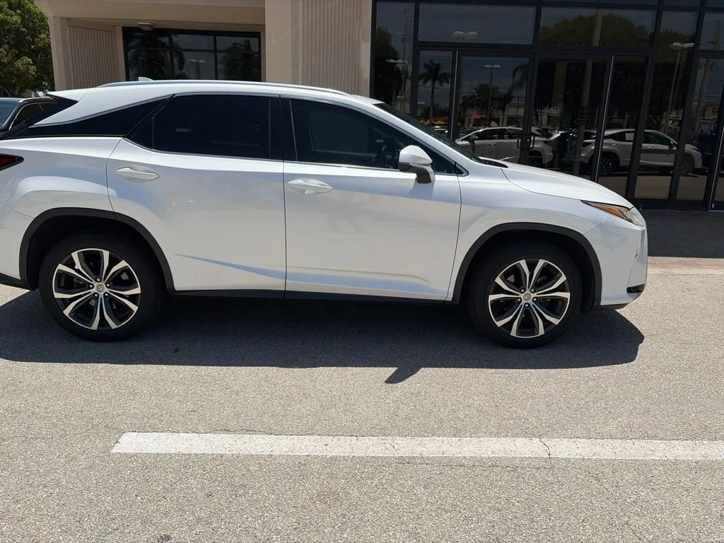 Used 2017 White Lexus 350 image 2