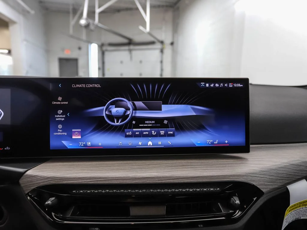 2025 BMW 3 Series 330i - Photo 15