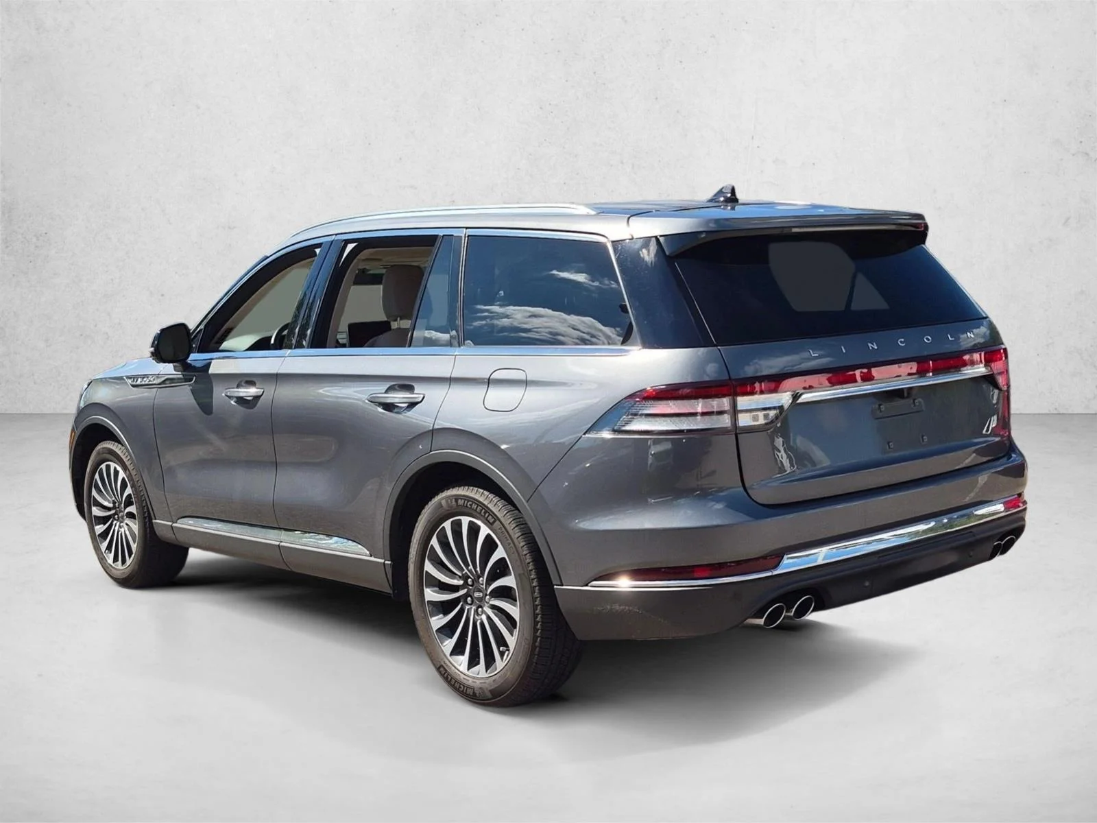 Used 2023 Asher Gray Metallic Clearcoat Lincoln Reserve image 6