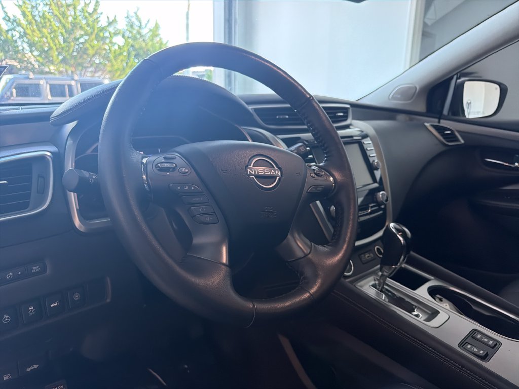 Used 2023 Pearl White Nissan SL image 17