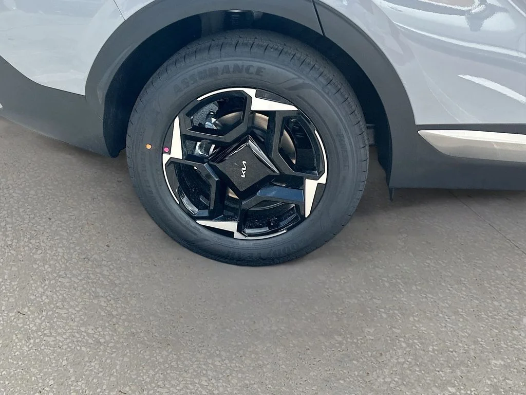 New 2026 Wolf Gray Kia EX image 29