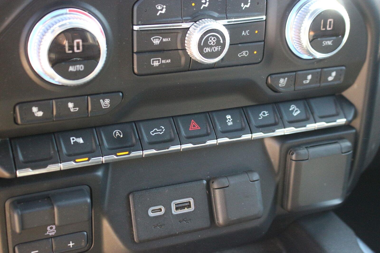 Used 2019 SUMMIT WHITE GMC AT4 image 28
