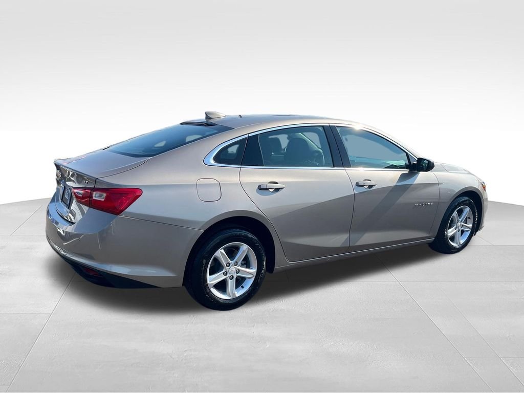 Used 2025 Gray Chevrolet LT image 5
