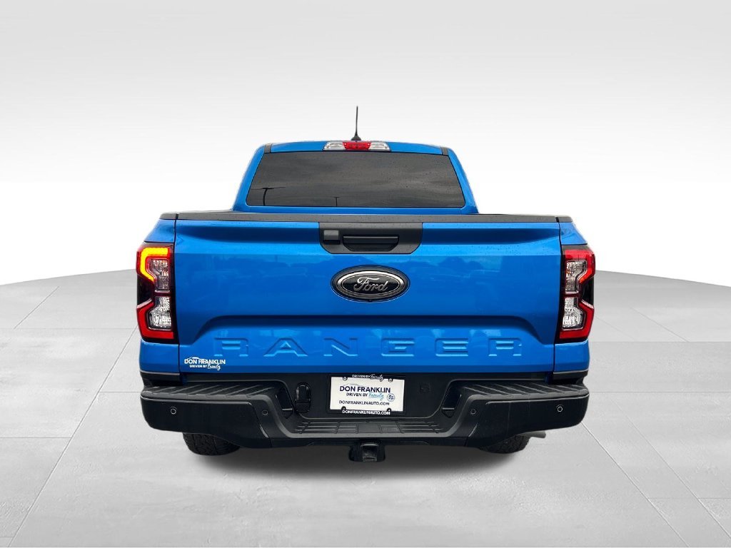 Used 2025 Blue Ford XLT image 4
