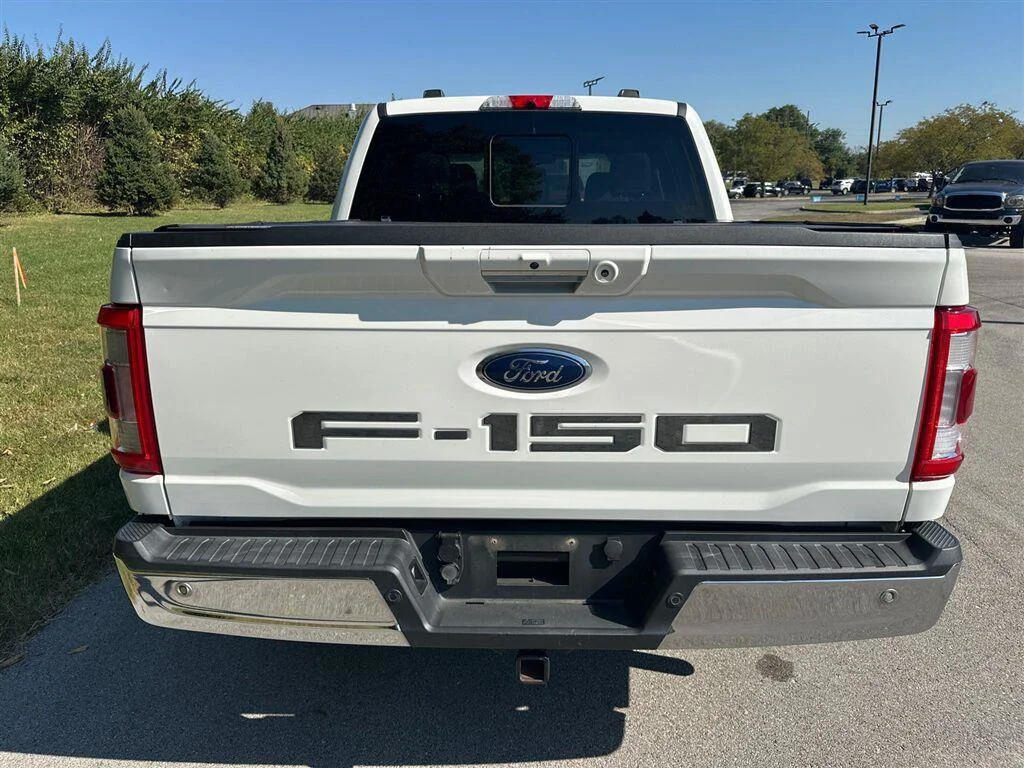 Used 2021 White Ford Lariat image 12