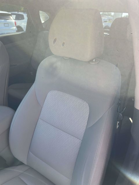 Used 2017 Ruby Hyundai Eco image 14