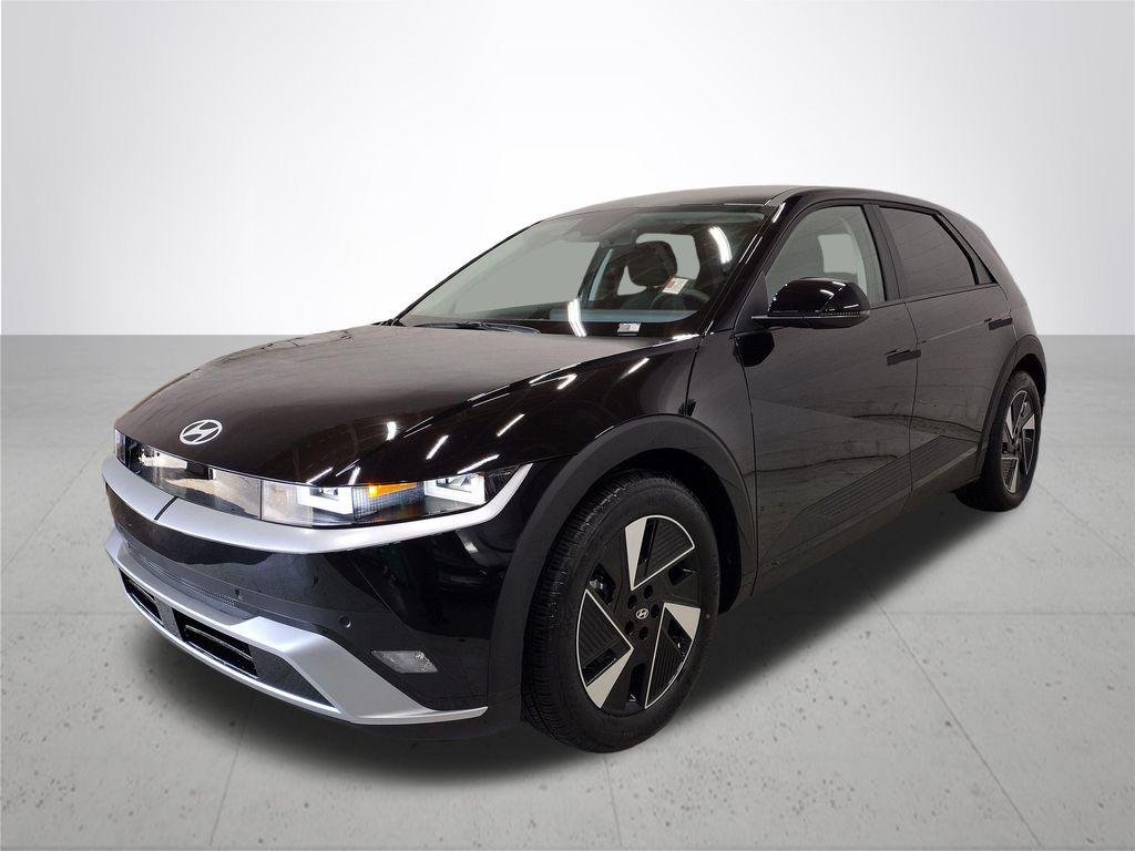 New 2026 Abyss Black Hyundai SEL image 2
