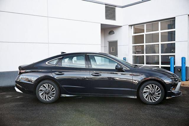 New 2026 Carbon Blue Hyundai SEL image 2