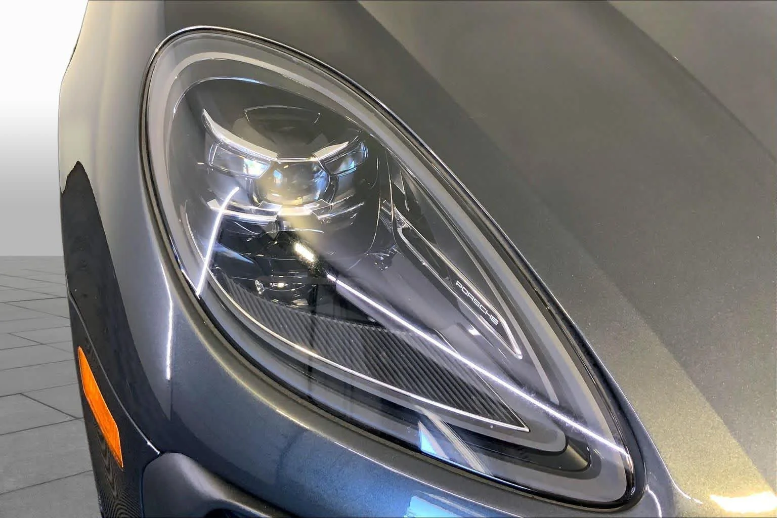 Used 2024 Volcano Grey Metallic Porsche  image 27