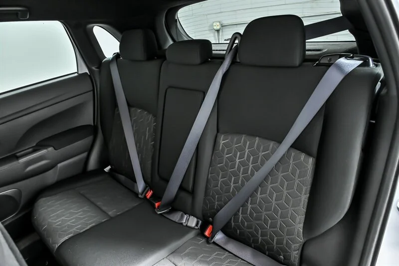 New 2026 White Diamond Mitsubishi Trail Edition image 13