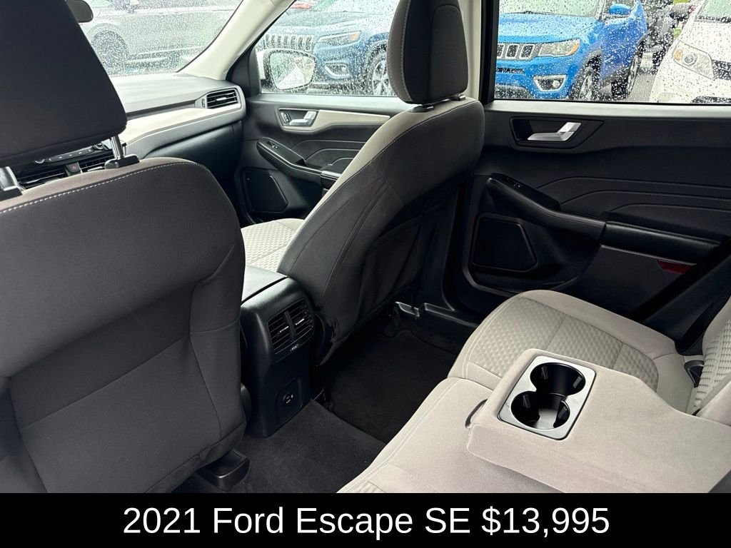 Used 2021 Oxford White Ford SE image 13