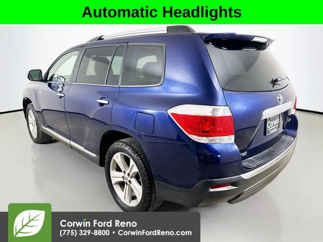 Used 2013 Nautical Blue Metallic Toyota Limited image 5