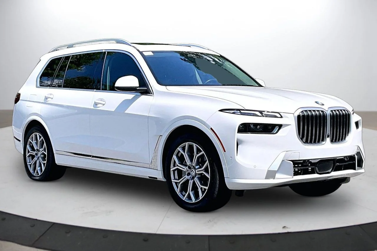 Certified Used 2023 White BMW xDrive40i image 2