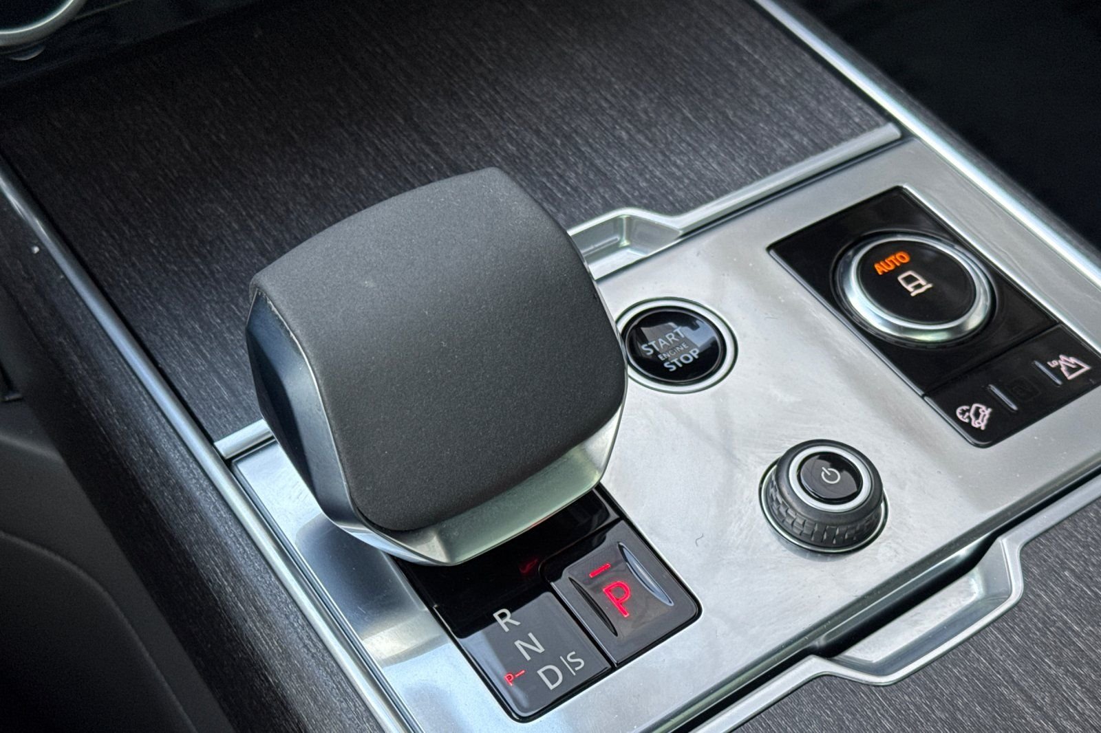 2023 Land Rover Range Rover SE - Photo 25