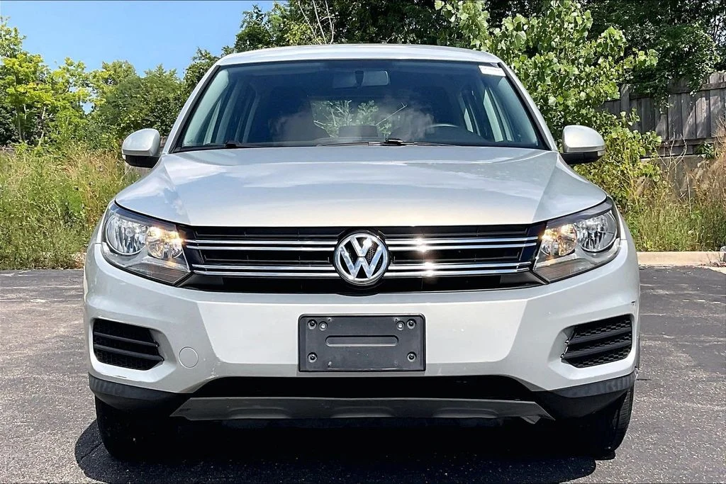 Used 2013 Volkswagen Tiguan S with VIN WVGBV3AX0DW610258 for sale in Palatine, IL