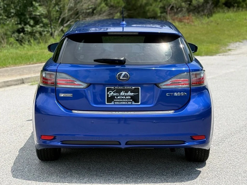 Used 2013 Blue Lexus 200h image 10