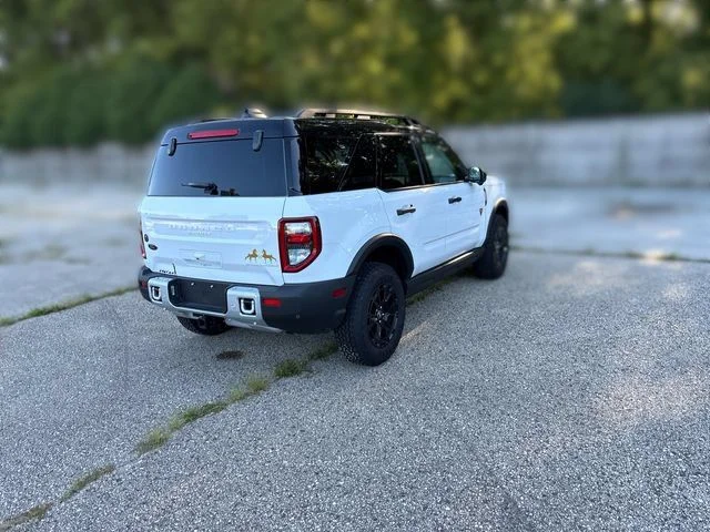 Used 2025 White Ford Badlands image 13