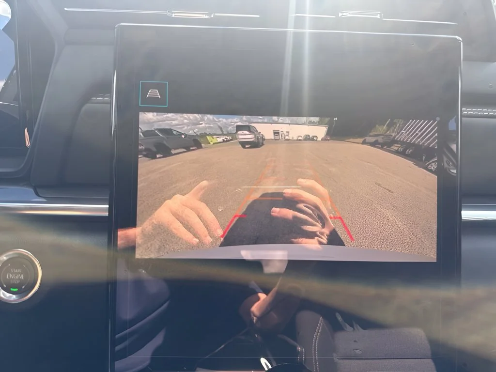 New 2027 Summit White GMC Elevation image 21