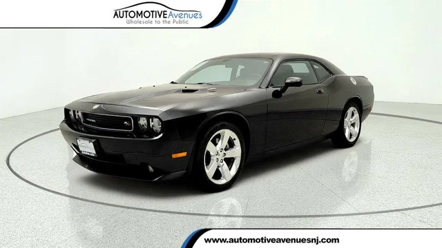 2010 Dodge Challenger 2dr Coupe R/T w/ 6-Speed Manual, Track Pak & 20'' Wheels