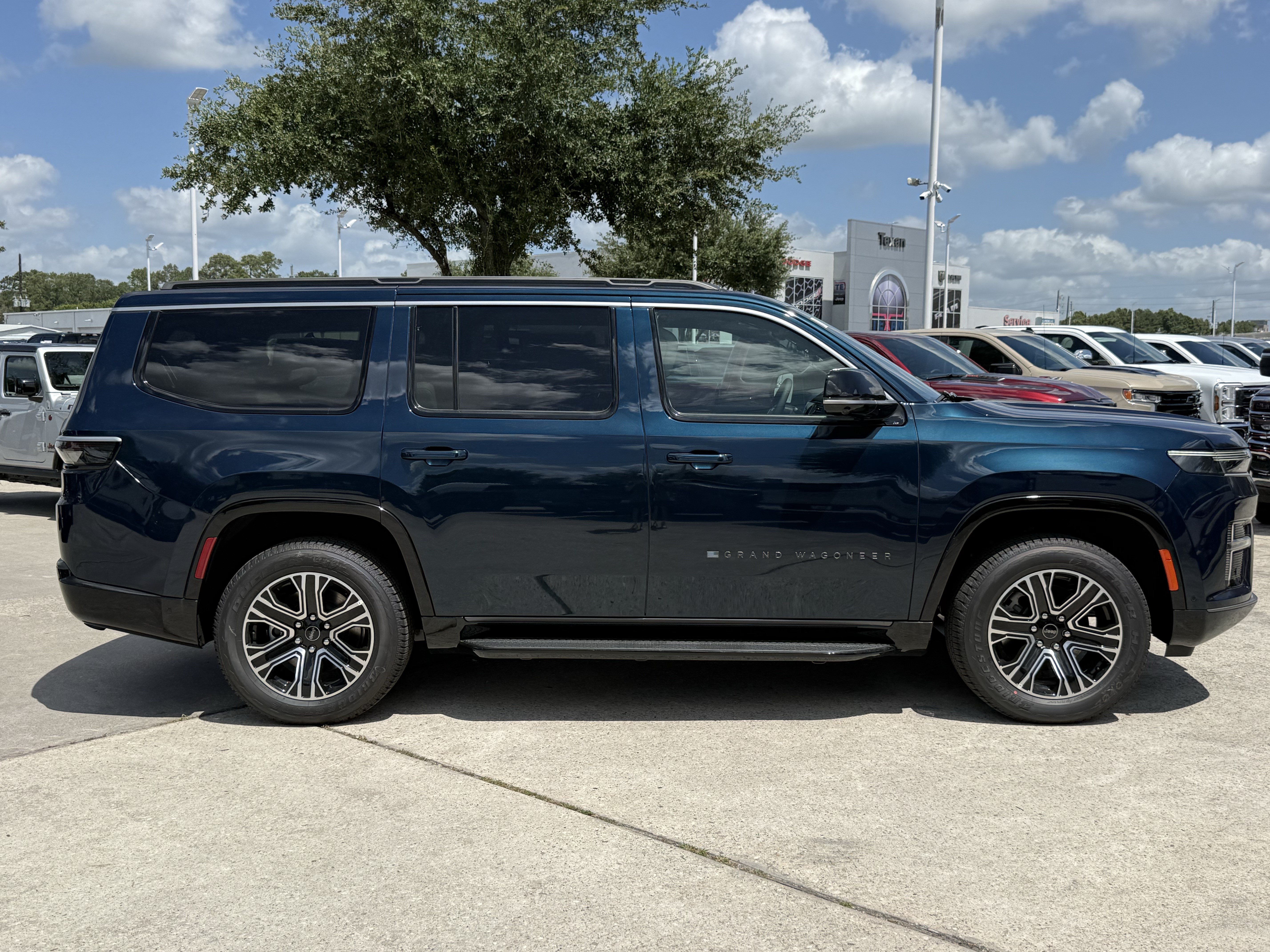 New 2026 Fathom Blue Pearl-Coat Exterior Paint Jeep  image 3