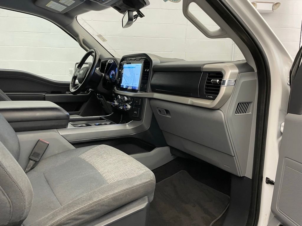 Used 2021 White Ford XLT image 24