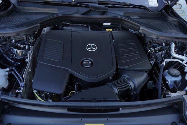 New 2026 Graphite Grey Metallic Mercedes-Benz GLC 300 image 59