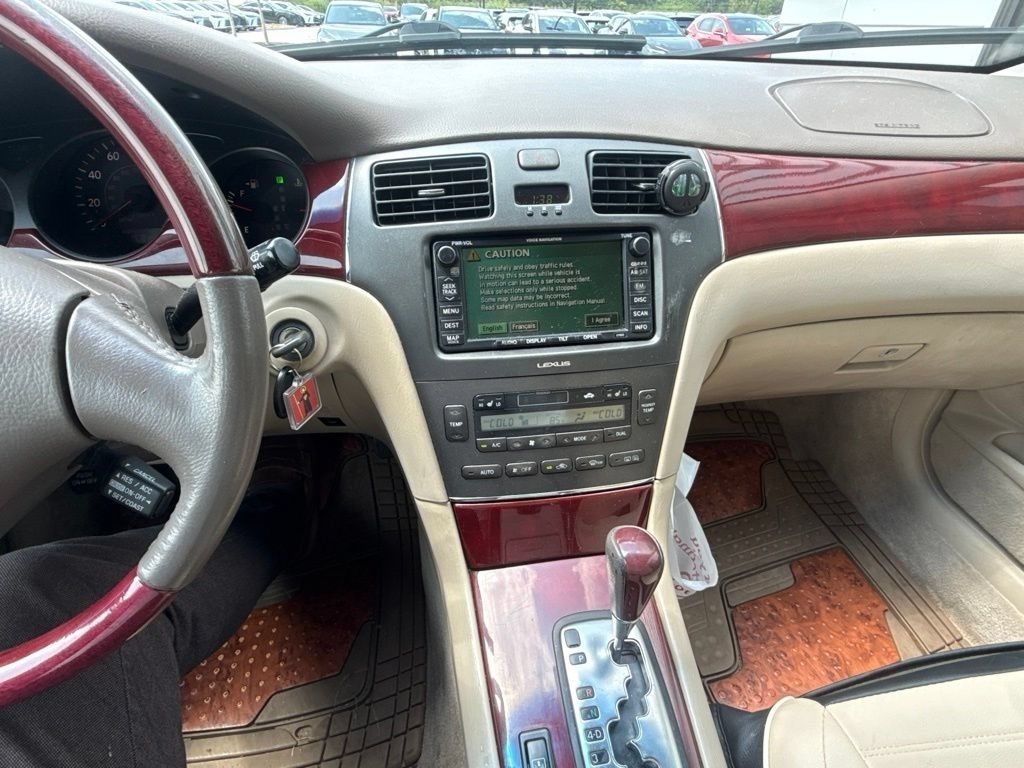 Used 2004 Blue Onyx Pearl Lexus 330 image 17
