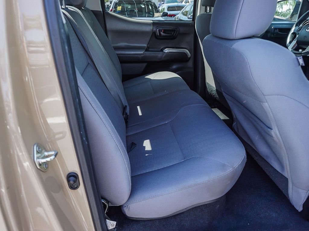 Used 2017  Toyota SR5 image 13
