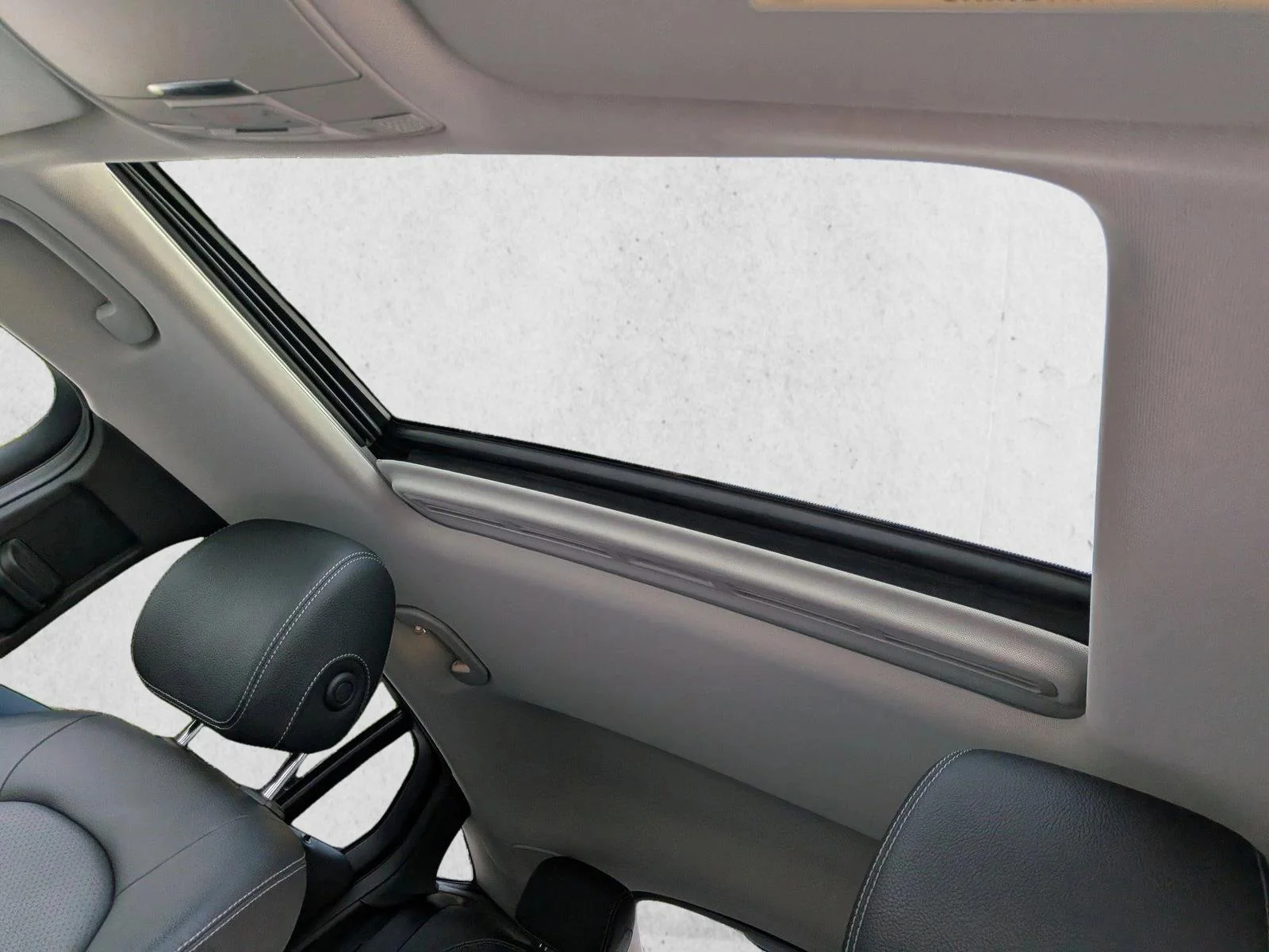 Used 2017 Iridium Silver Metallic Mercedes-Benz GLC 300 image 12